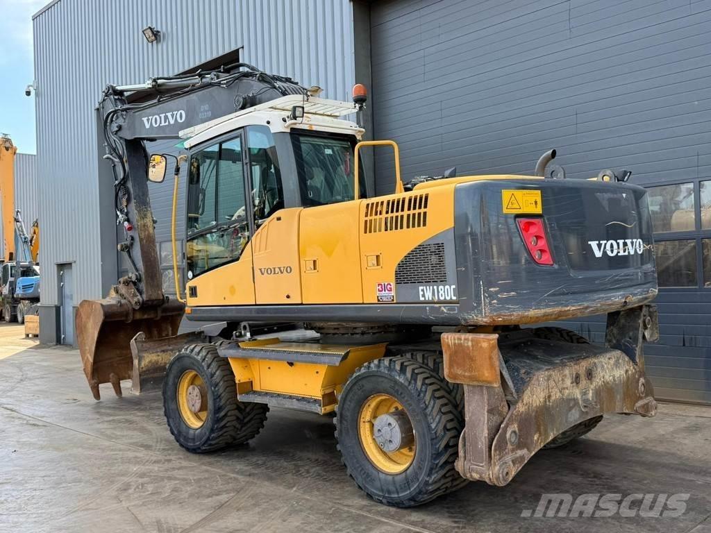 Volvo EW180C Колесни екскаватори