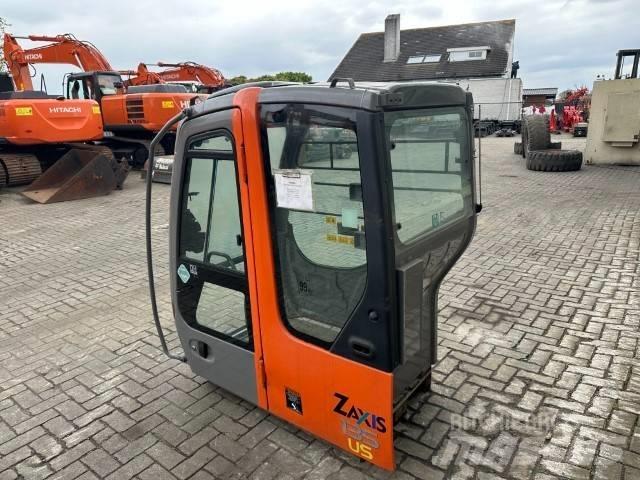 Hitachi Zaxis Кабина
