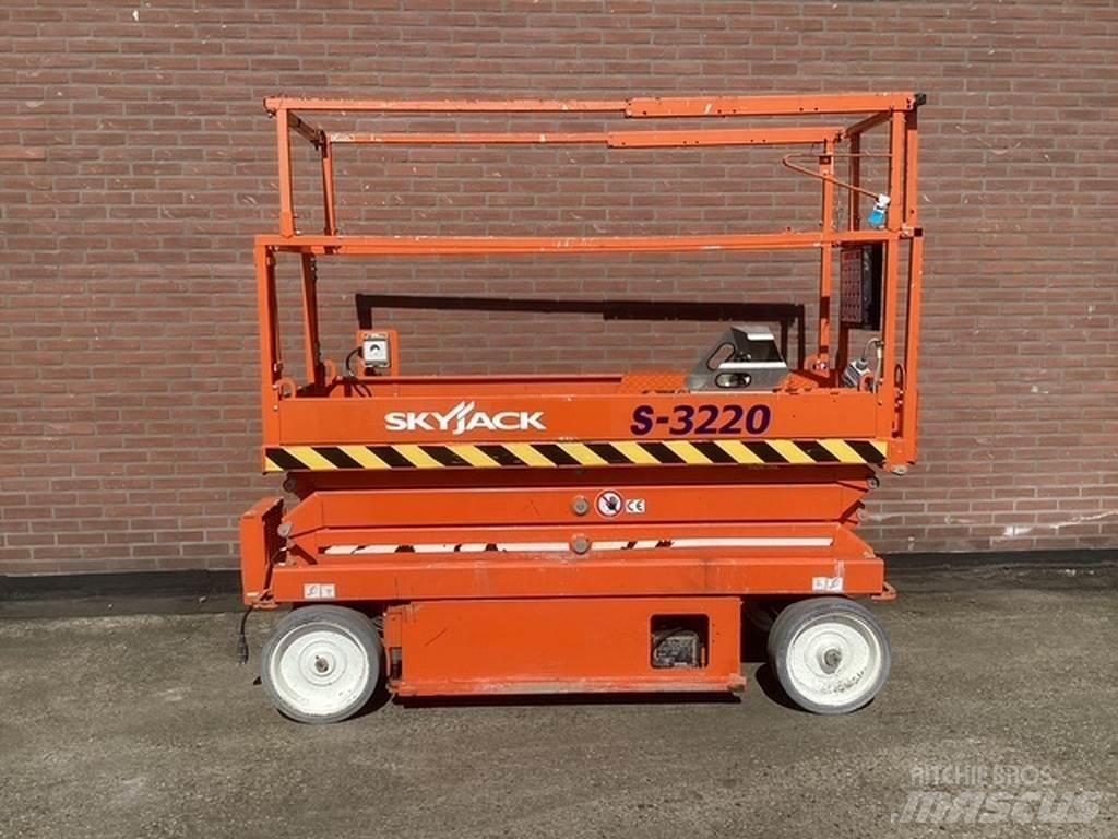 SkyJack SJIII3220 Ножични работни платформи
