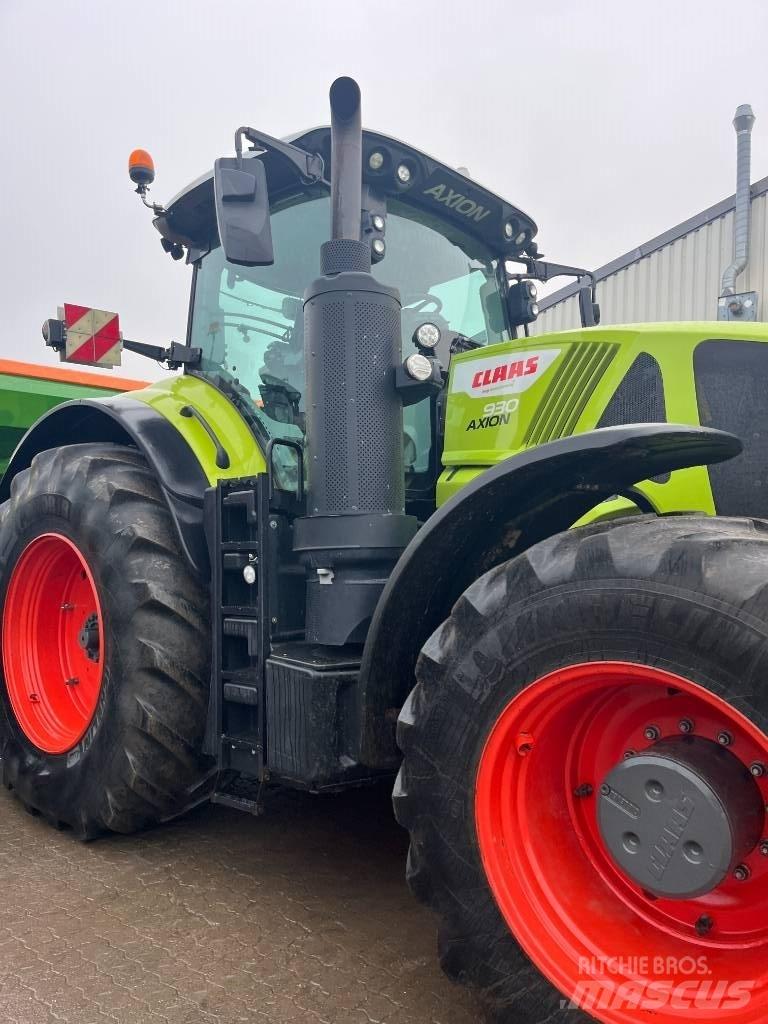CLAAS Axion 930 Трактори