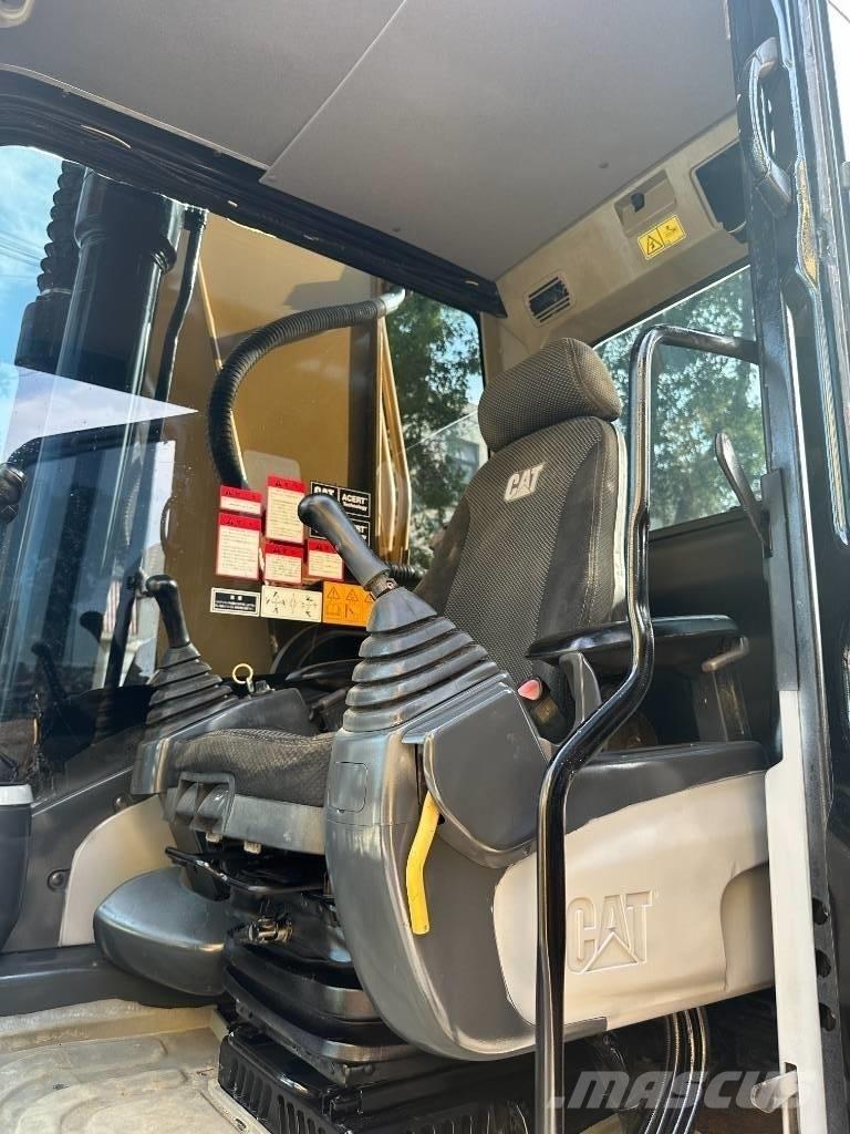 CAT 330 Средни екскаватори 7т - 12т