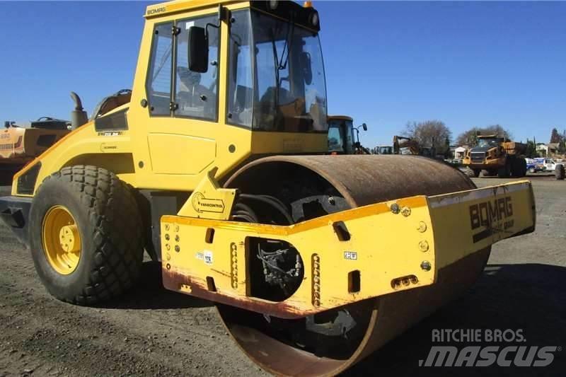 Bomag B213DH-4 Комбинирани ролки
