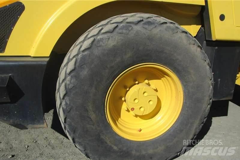Bomag B213DH-4 Комбинирани ролки
