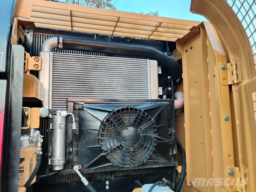 CAT 320 D Верижен екскаватор