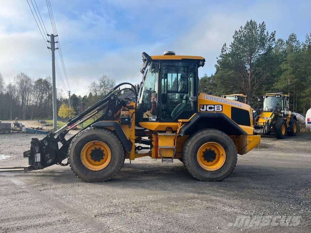 JCB 413K Колесни товарачи