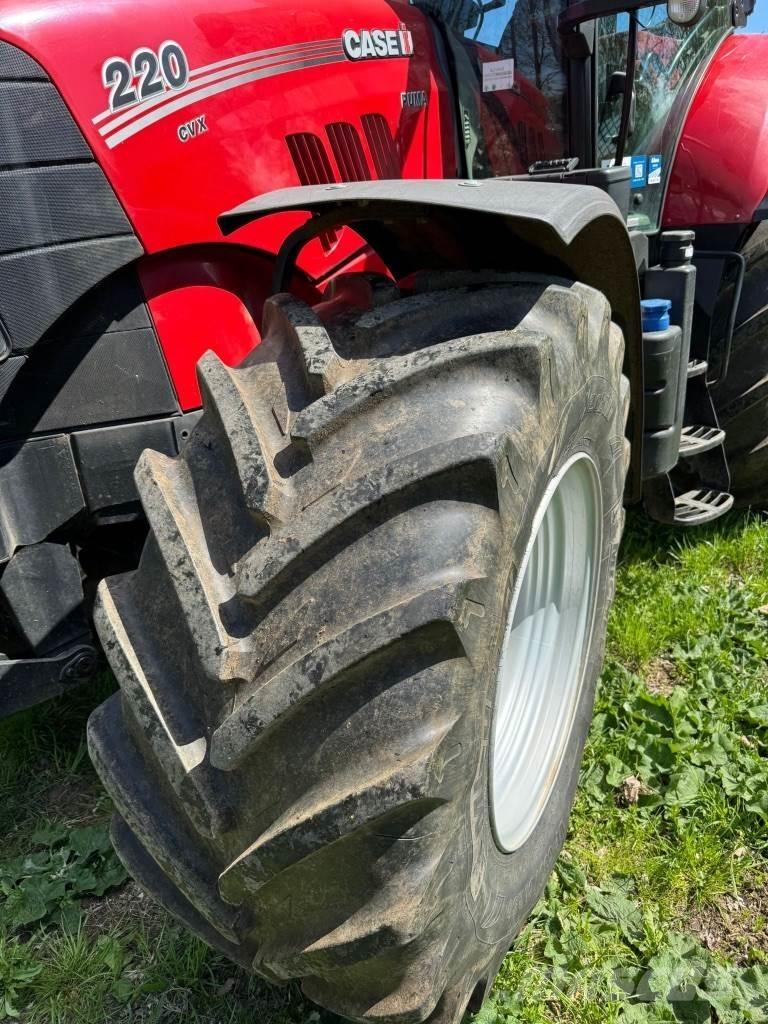 Case IH Puma 220 Трактори