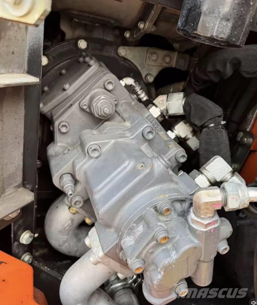 Hitachi ZX 75 US Средни екскаватори 7т - 12т