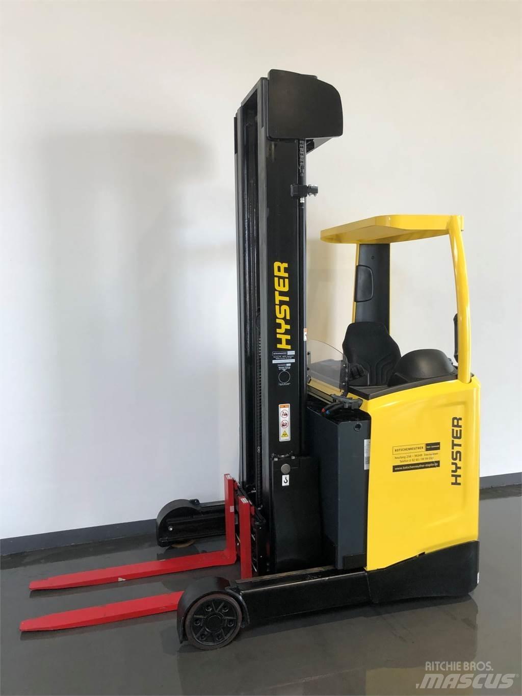 Hyster R1.4 Ретрак/ Високоповдигач с изместване на вилката напред