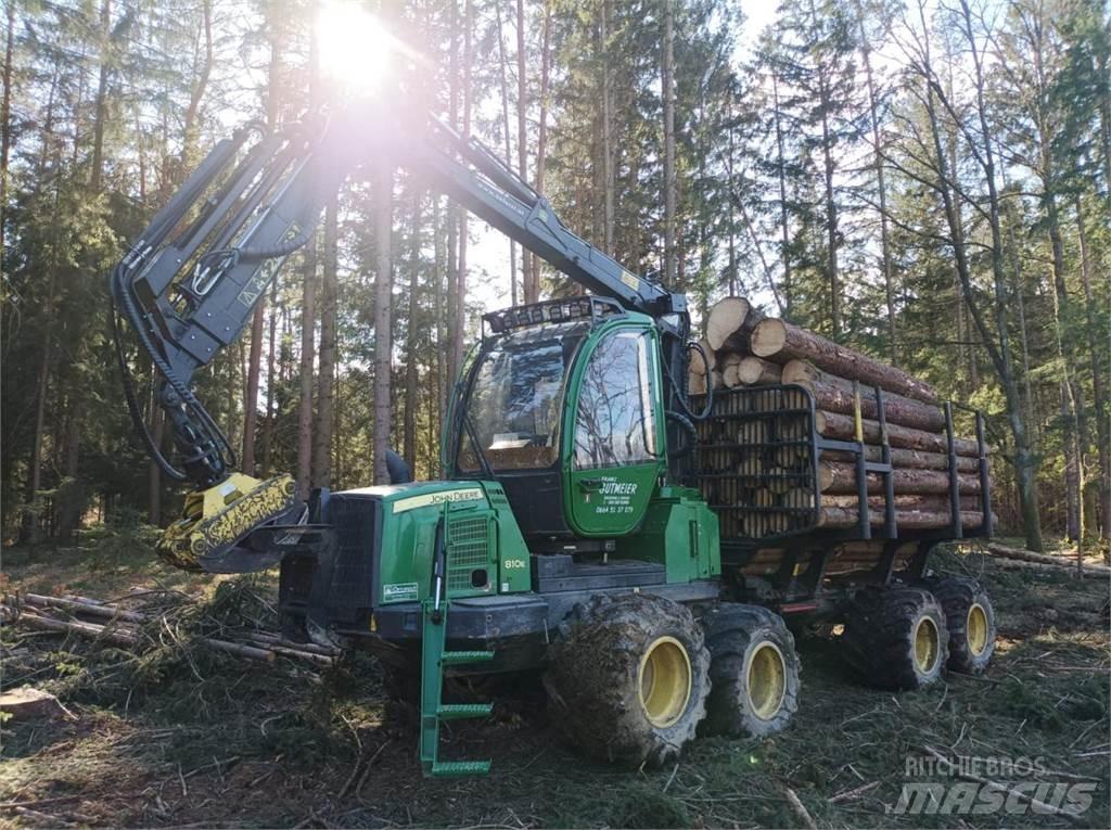 John Deere 810 E Форуардери