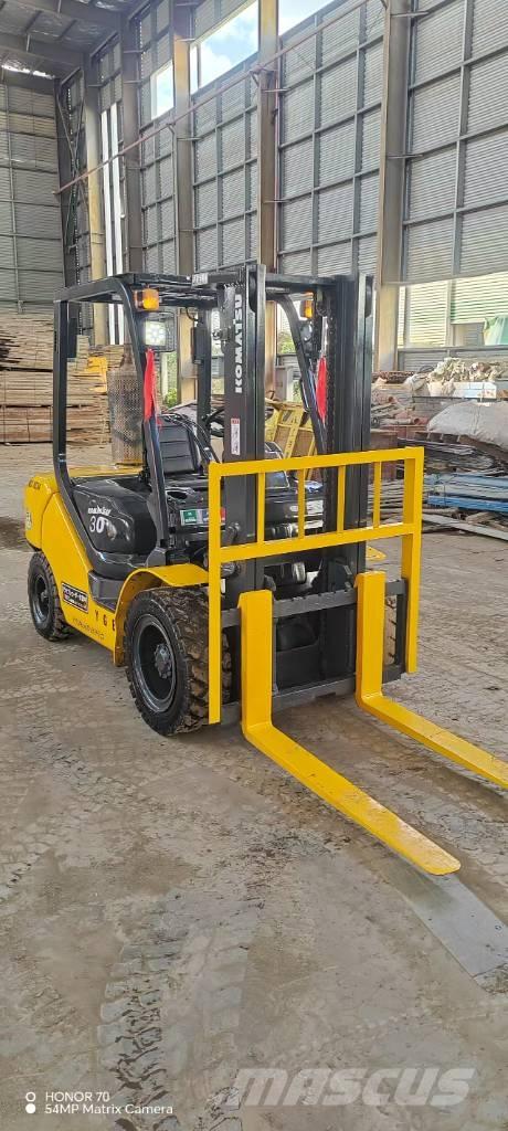 Komatsu FD 30 T-17 Дизелови камиони