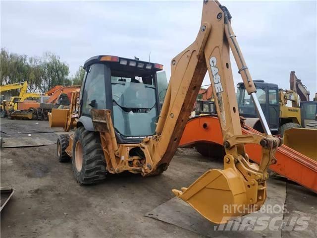 CASE 580M Мини товарачи
