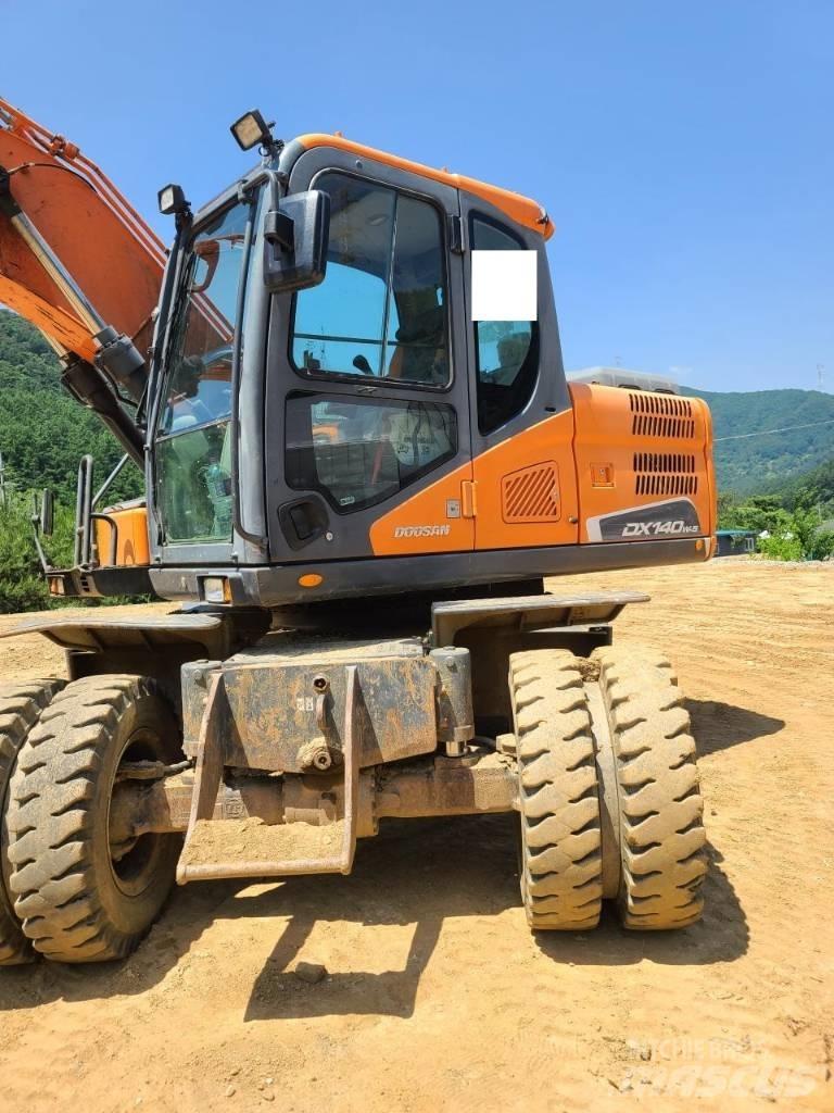 Doosan DX 140 W Колесни екскаватори