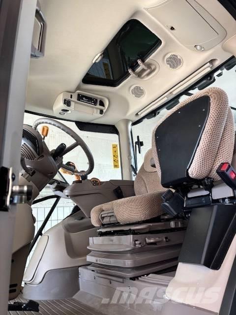 John Deere 6130R Трактори