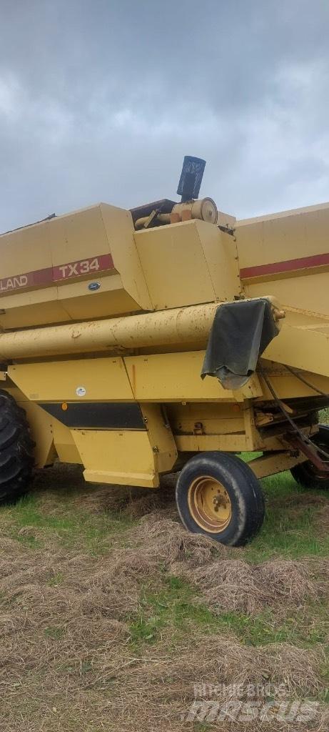 New Holland TX 34 Комбайни