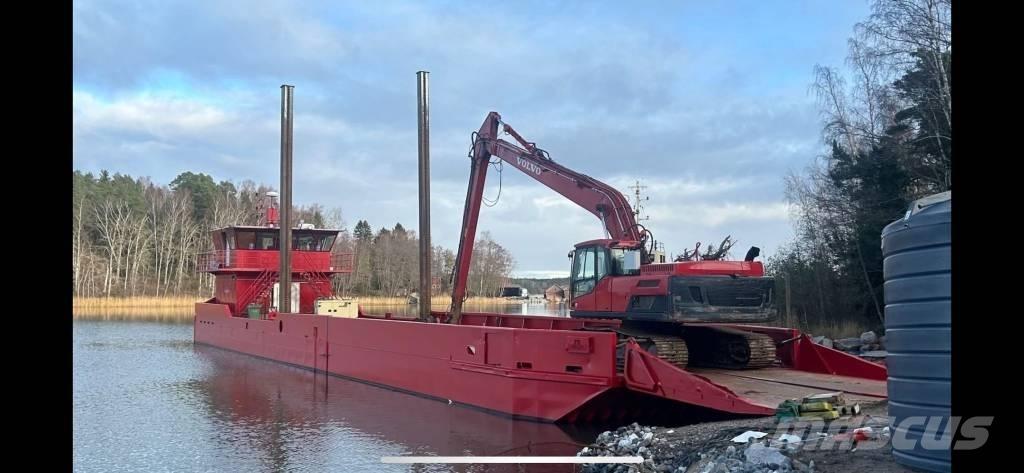 Cargo Ship Ganador Работни лодки / Баркаси