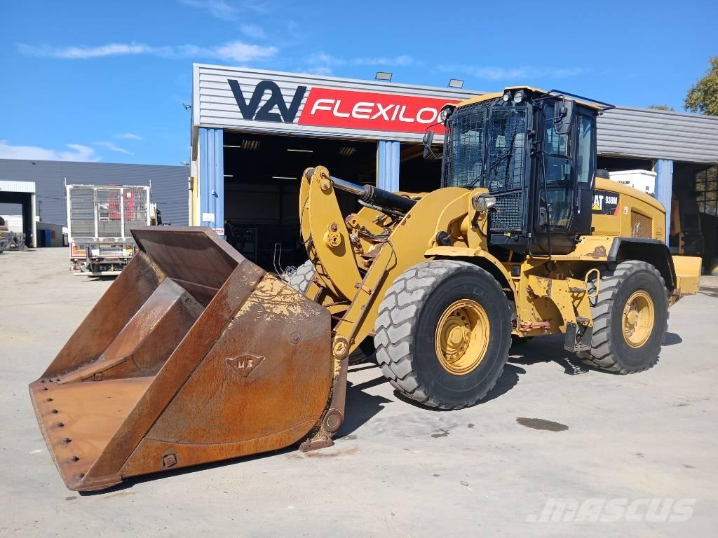CAT 938 Колесни товарачи