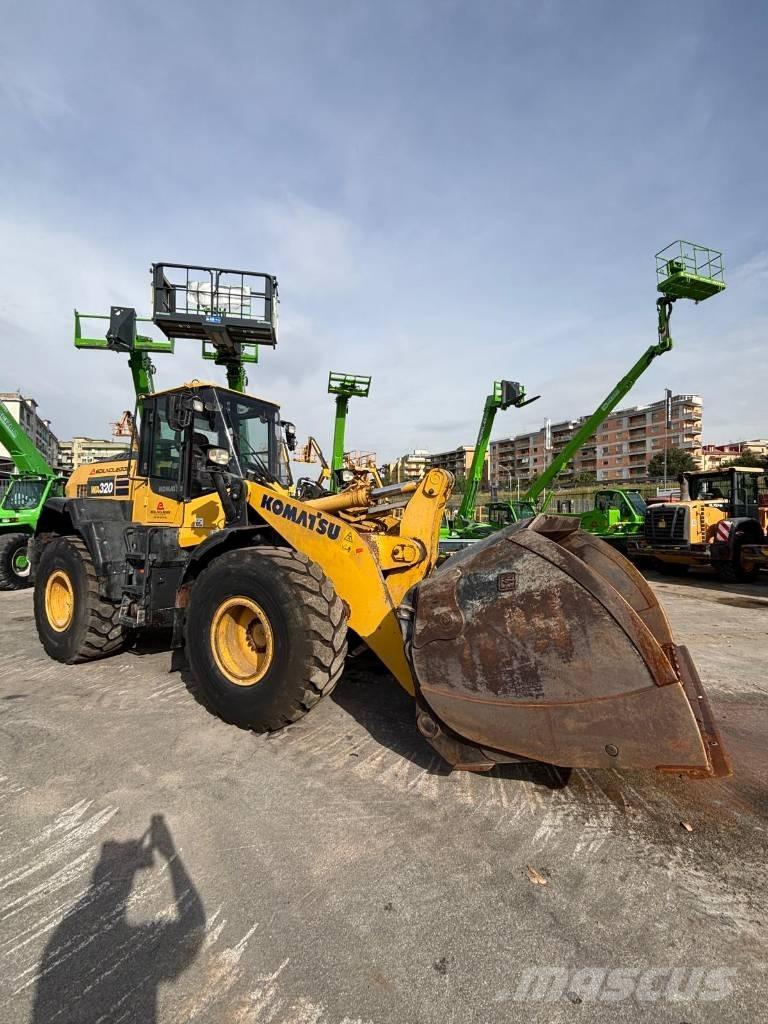 Komatsu WA 320-8 Колесни товарачи