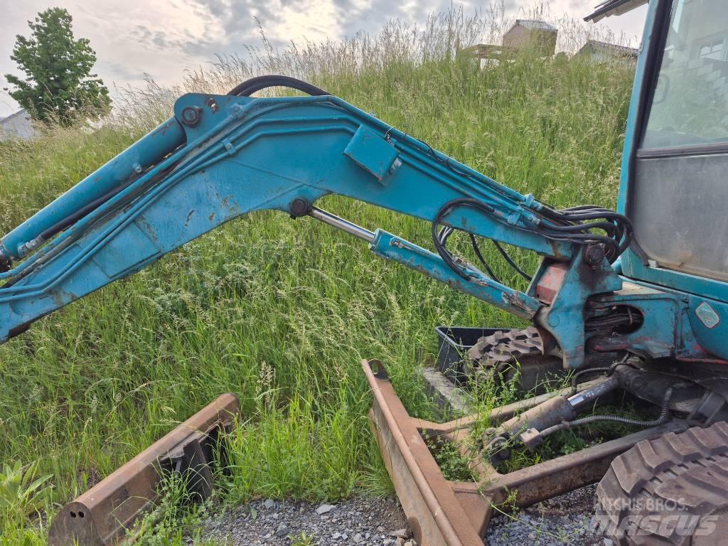 Takeuchi TB 235 Мини екскаватори < 7 т