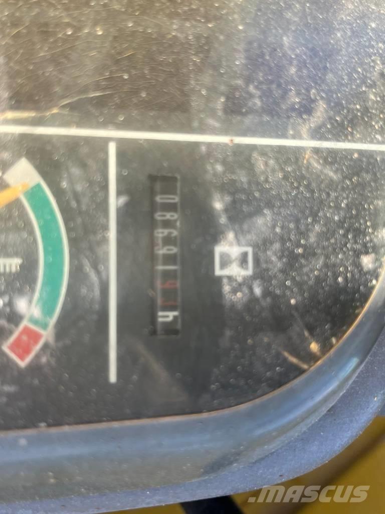 Komatsu PC 27 Мини екскаватори < 7 т