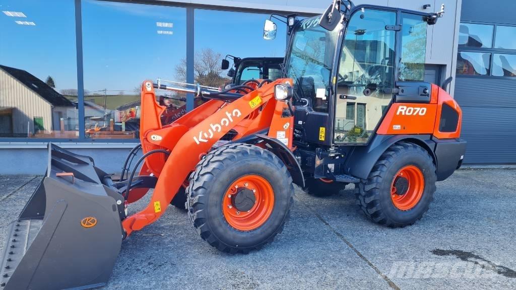 Kubota R 070 Колесни товарачи