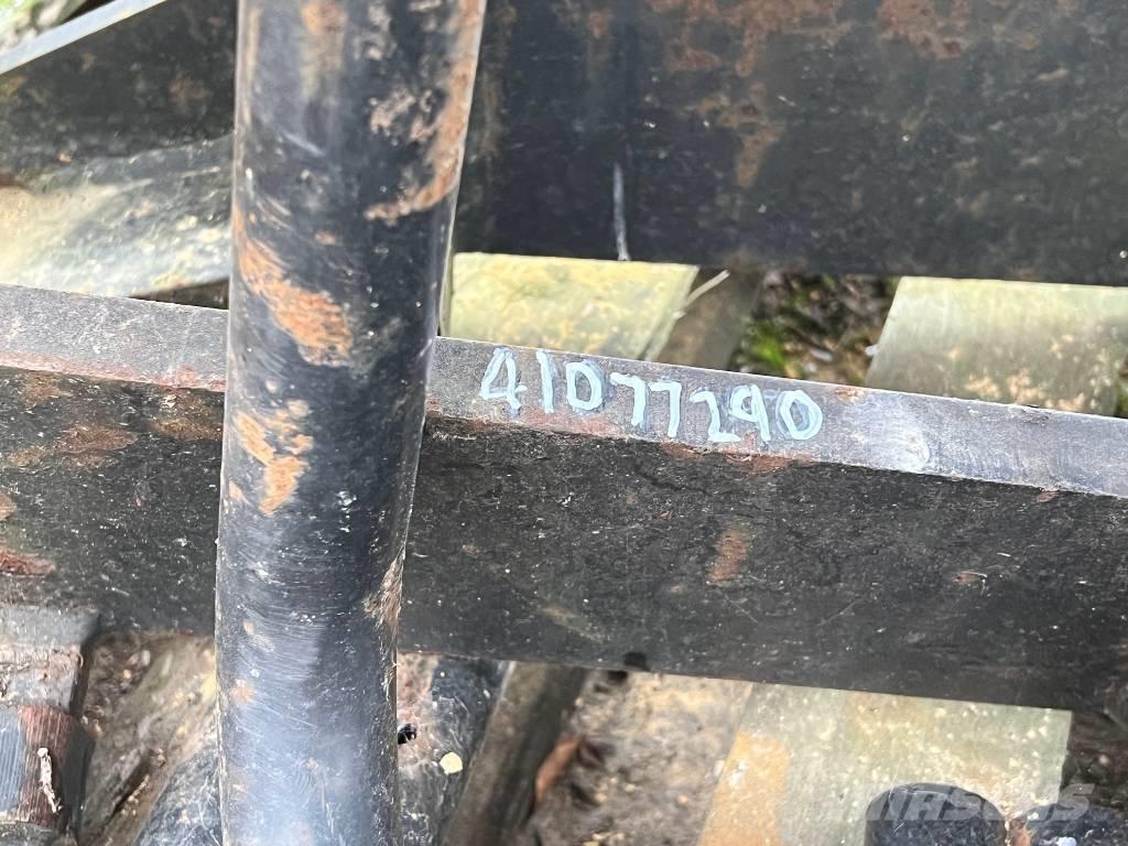 JCB Q FIT FORKS Други товарещи и копаещи и аксесоари