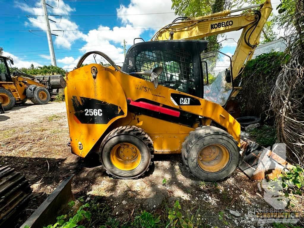 CAT 256 C Мини товарачи
