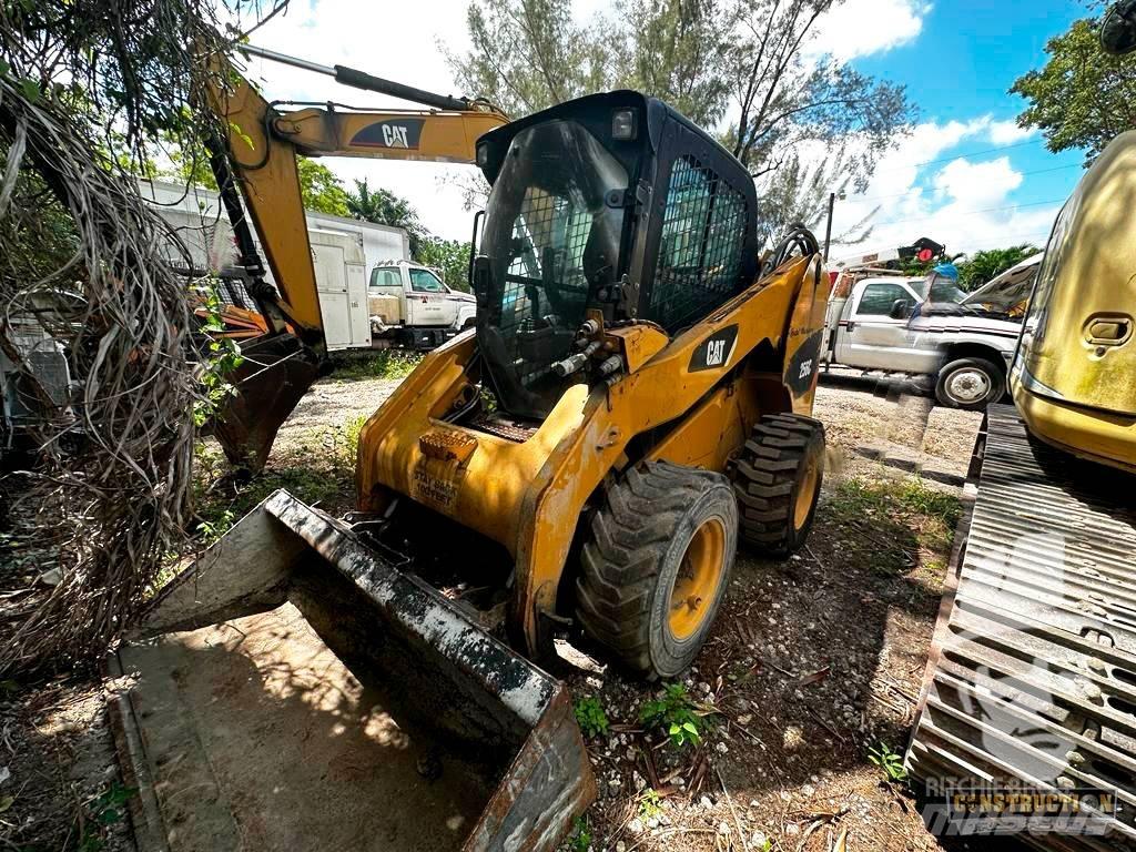 CAT 256 C Мини товарачи
