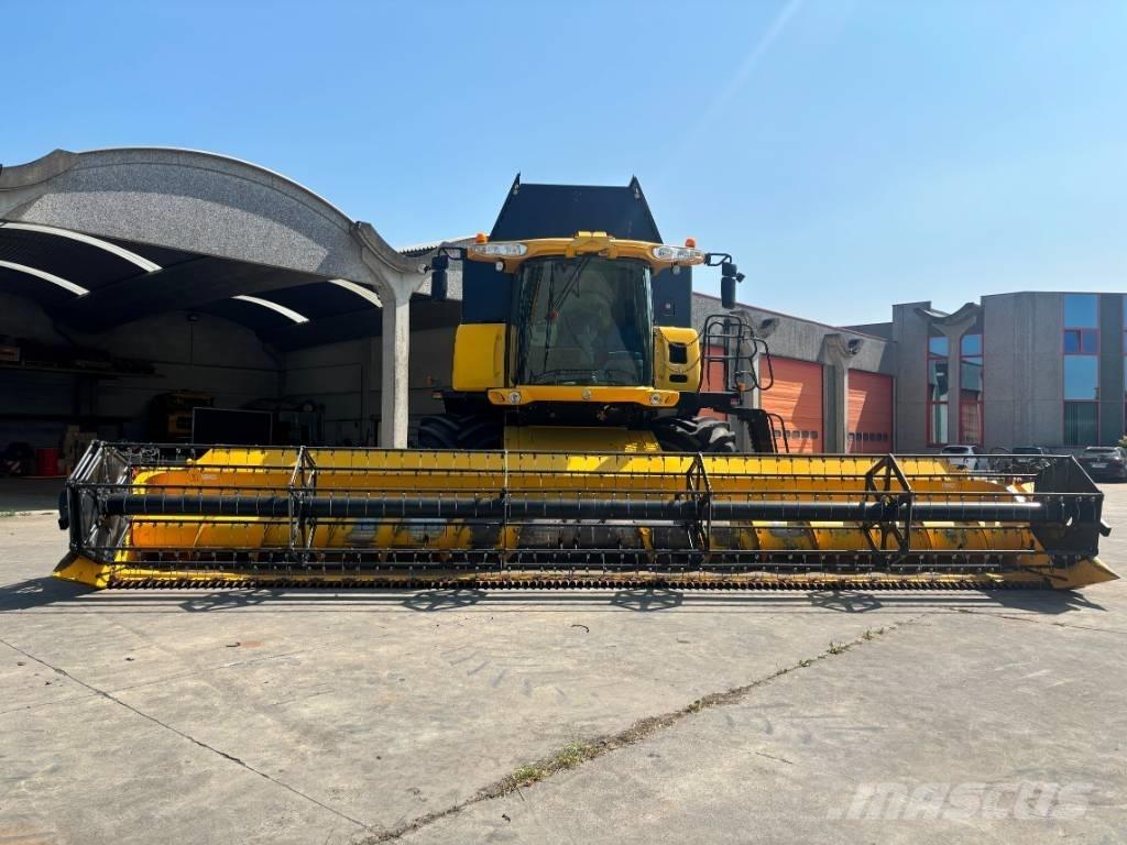 New Holland CR 9090 Комбайни