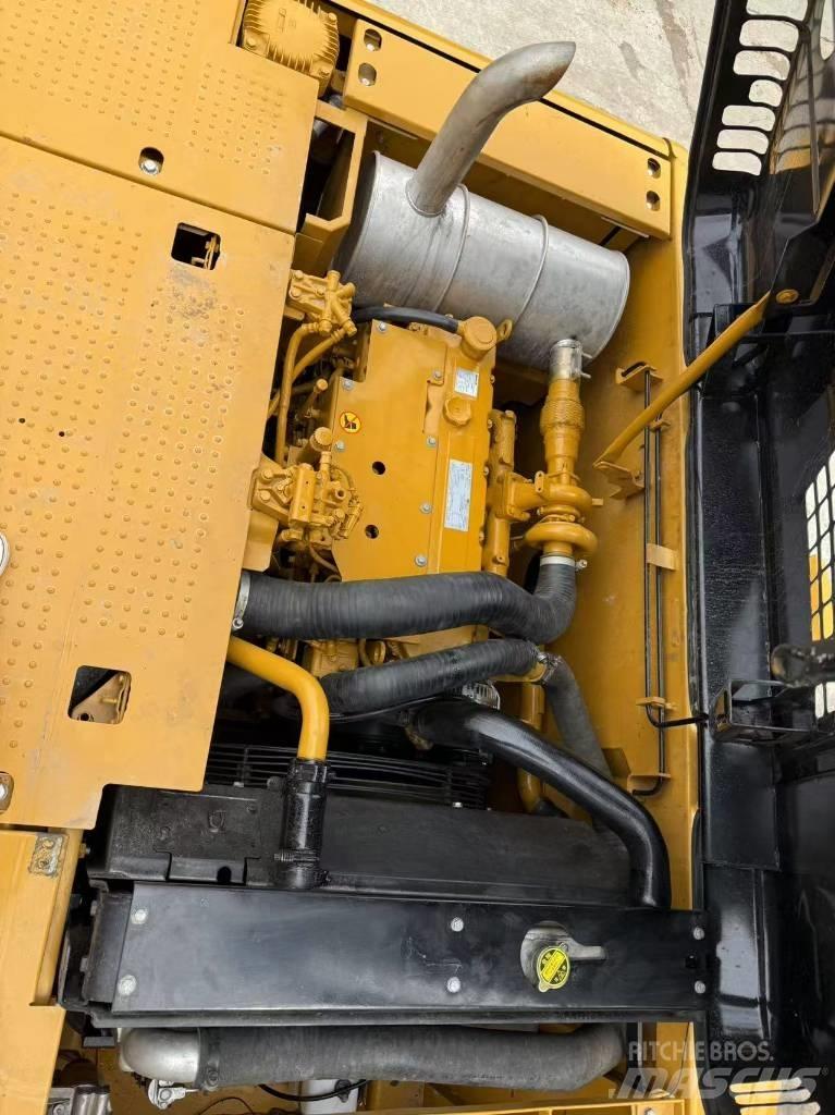 CAT 320 D Верижен екскаватор