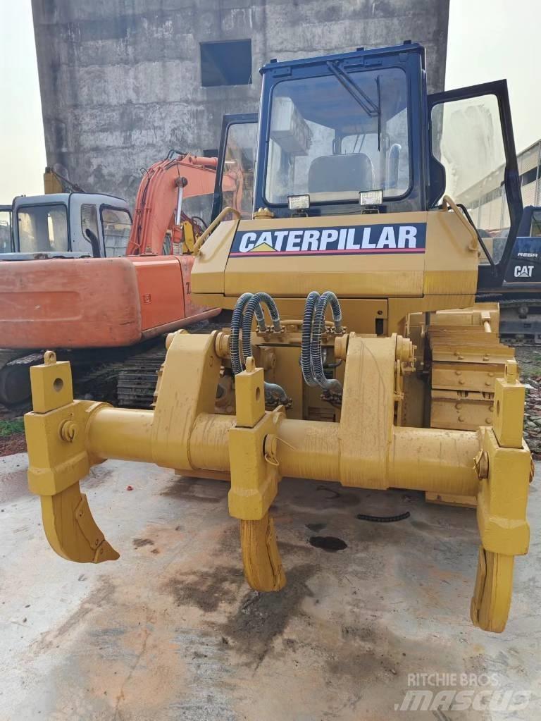 CAT D 6 G Верижни булдозери
