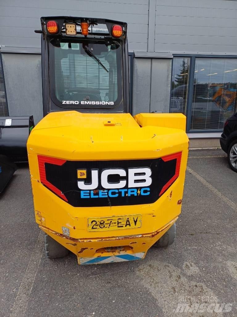 JCB Teletrukki Електрически вилични кари-повдигачи