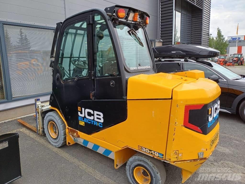 JCB Teletrukki Електрически вилични кари-повдигачи
