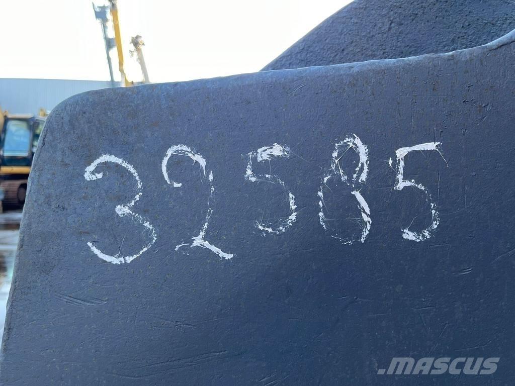 CAT Bucket 950 Кофи