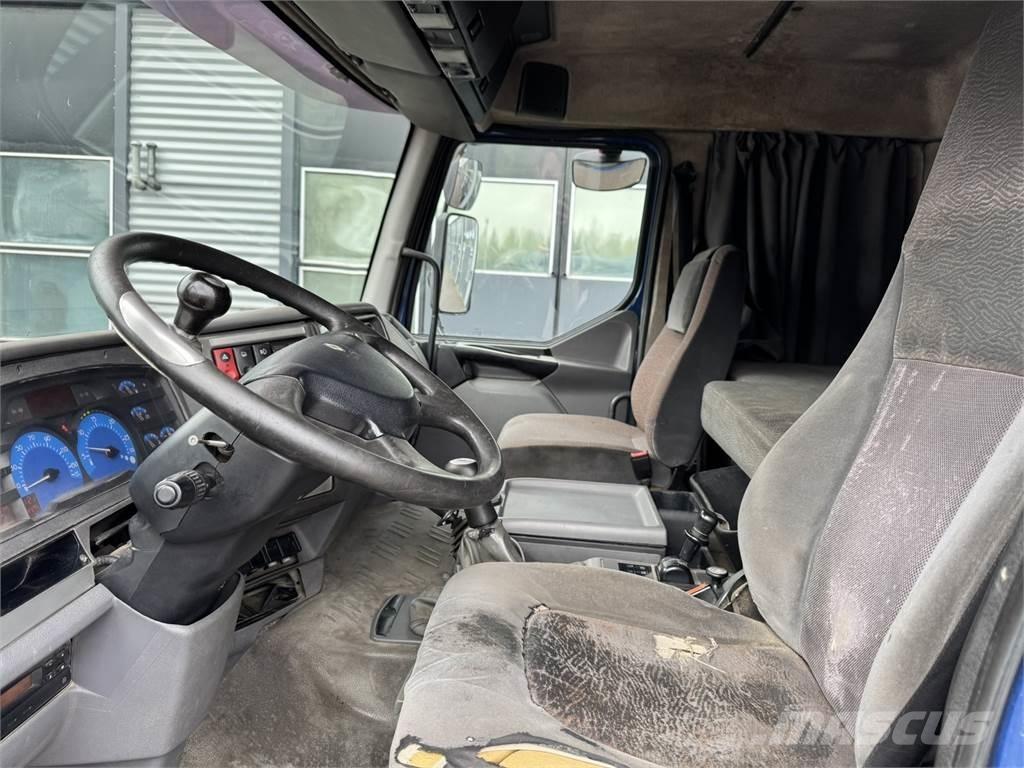 Sisu E12M 10X4 Самосвал