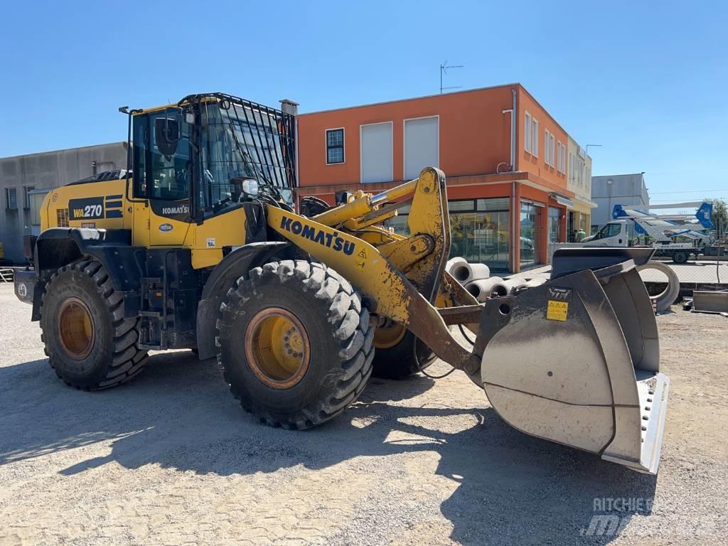 Komatsu WA 270-8 Колесни товарачи