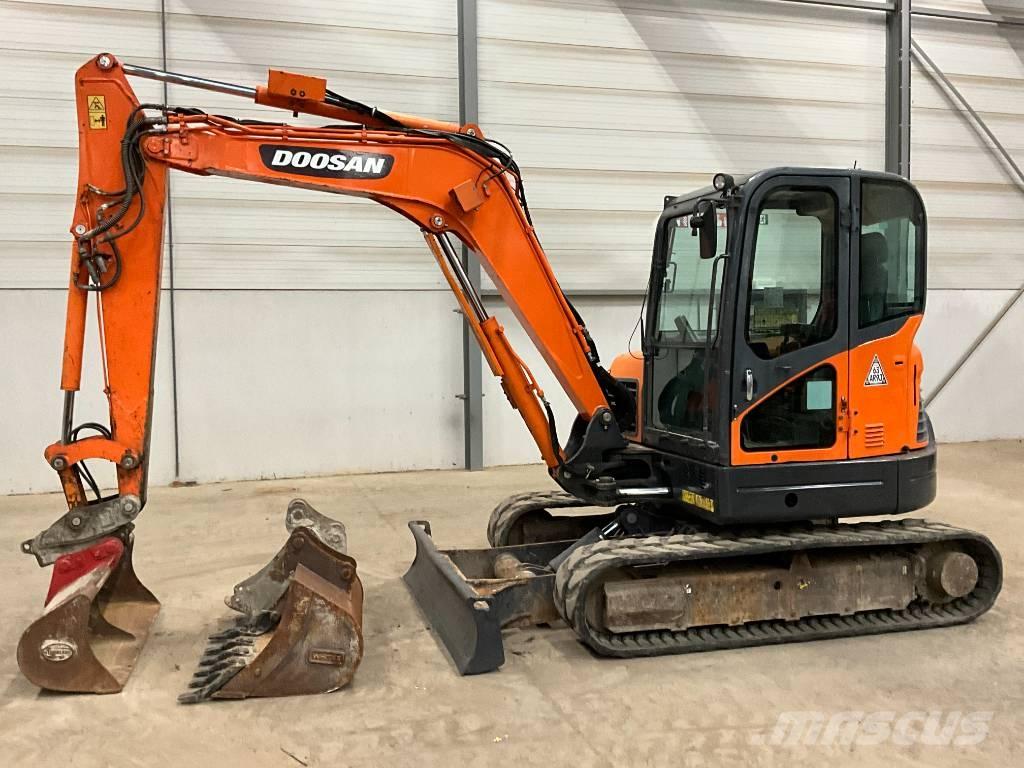Doosan DX 63-3 Мини екскаватори < 7 т