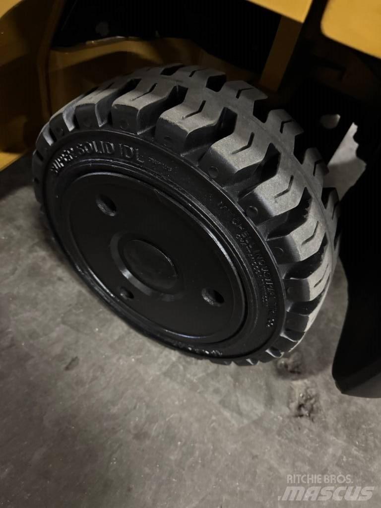 CAT 2C 5000 Вилични кари-повдигачи - други