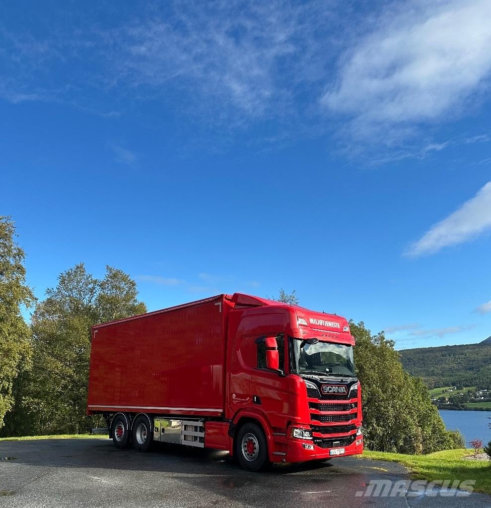 Scania R 590 Камиони за дървени стърготини
