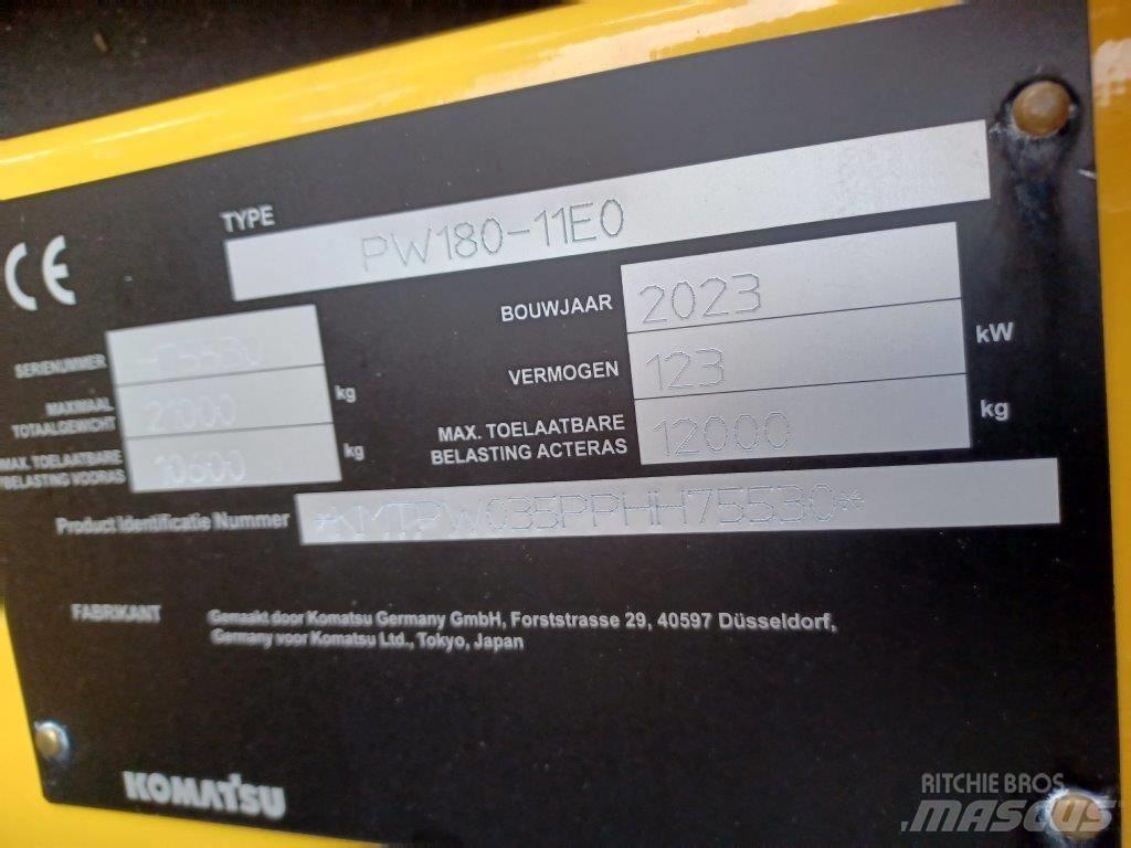 Komatsu PW180-11E0 Колесни екскаватори