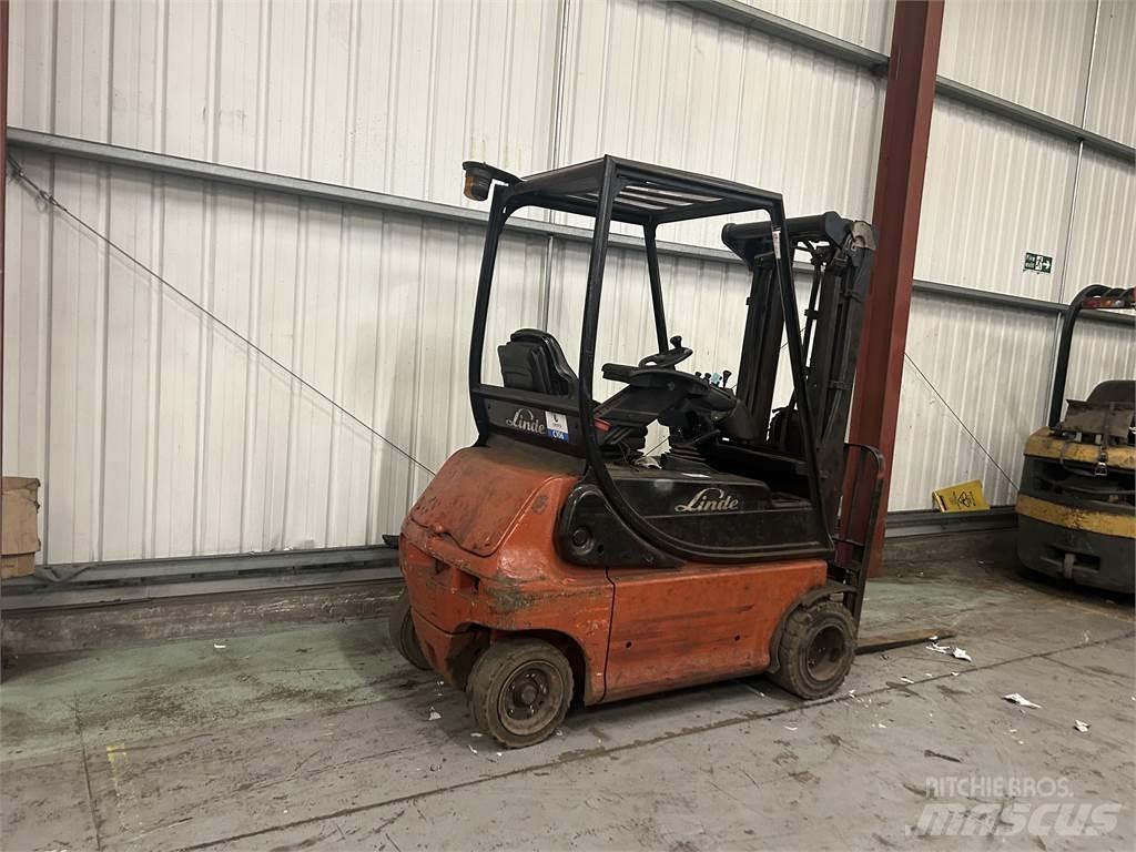 Linde E18P-02 Електрически вилични кари-повдигачи