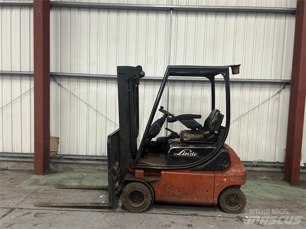 Linde E18P-02 Електрически вилични кари-повдигачи