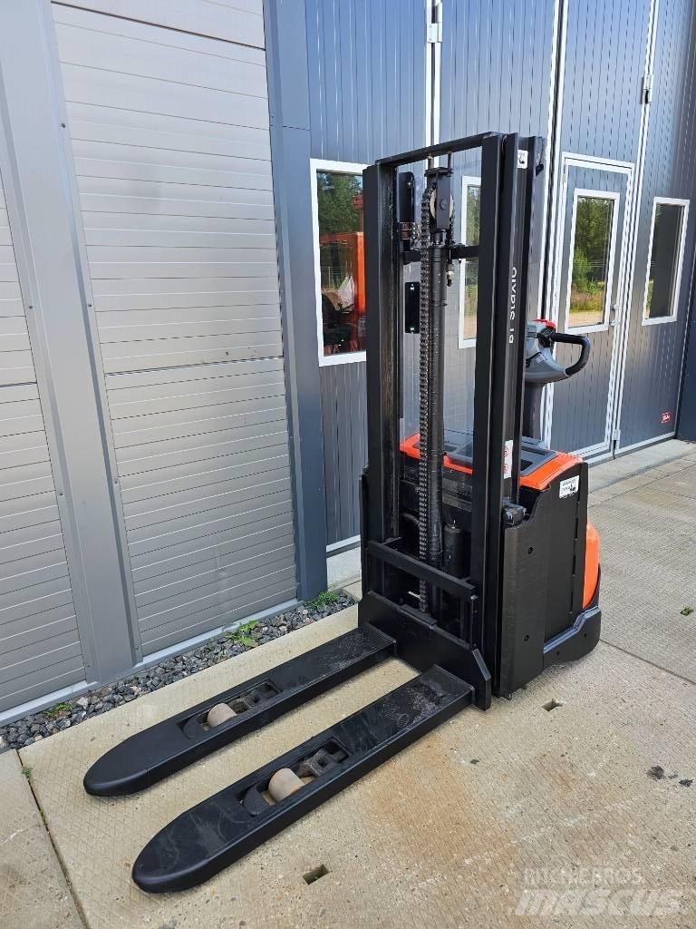 BT SWE 120 L Колички високоповдигачи с теглич