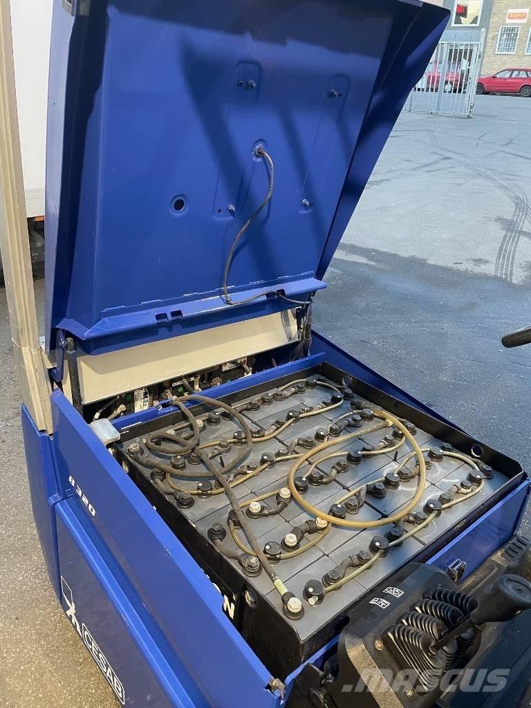 Cesab B320 Електрически вилични кари-повдигачи