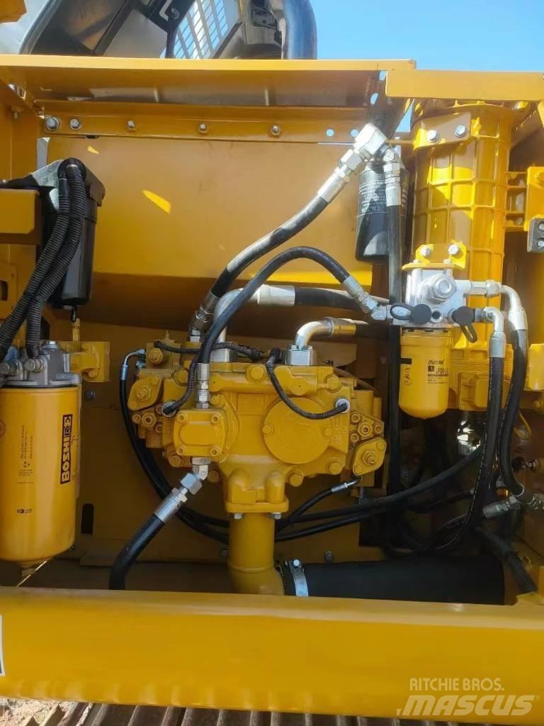 CAT 320D2L Верижен екскаватор