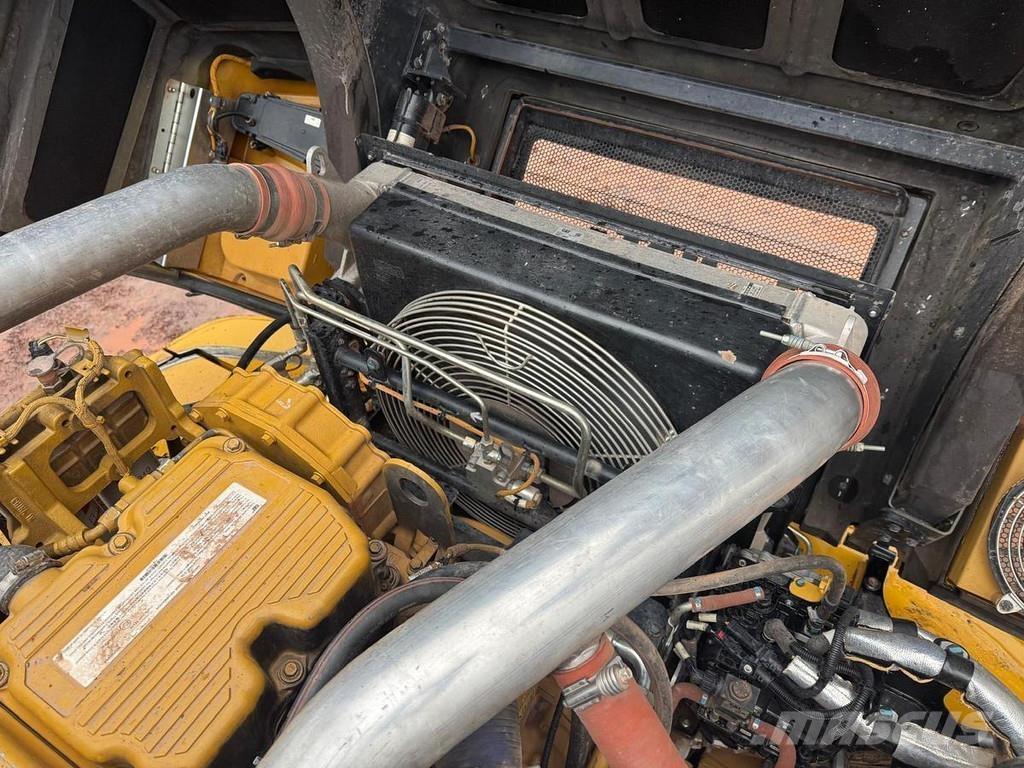 CAT 745C Комунални съоражения