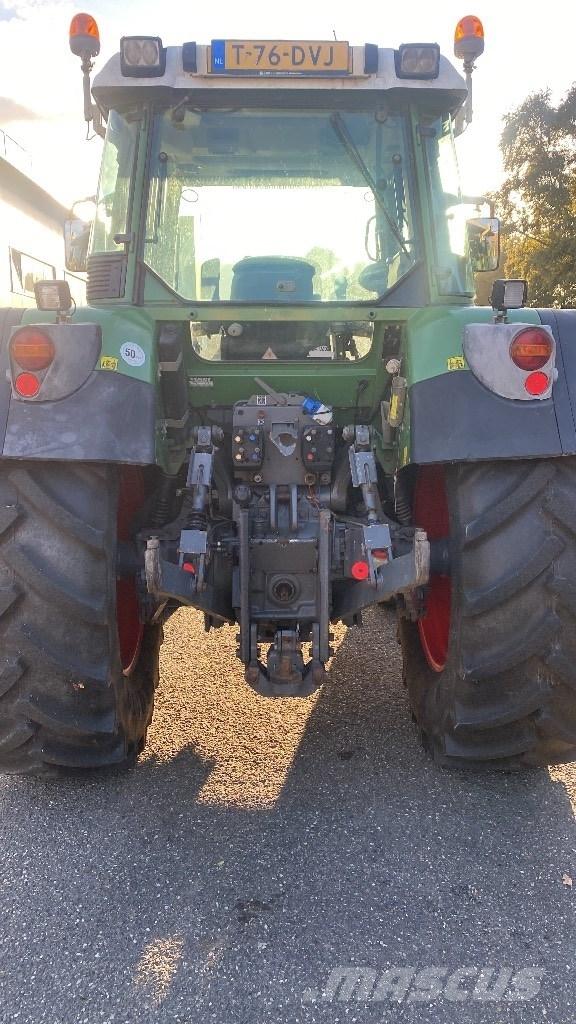Fendt 415 Vario Трактори