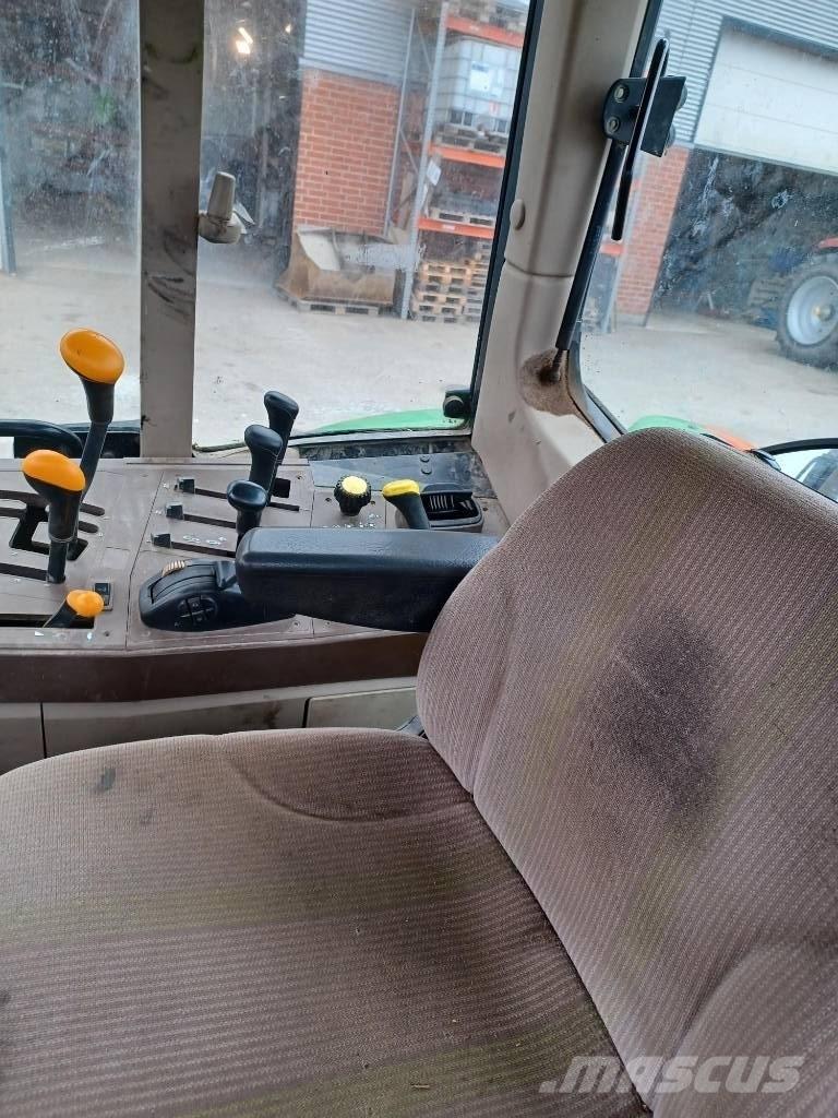 John Deere 6220 Трактори