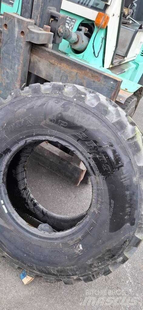 Dunlop 335/80R18 Колелета/Гуми