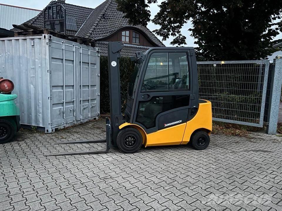 Jungheinrich DFG 320 Дизелови камиони