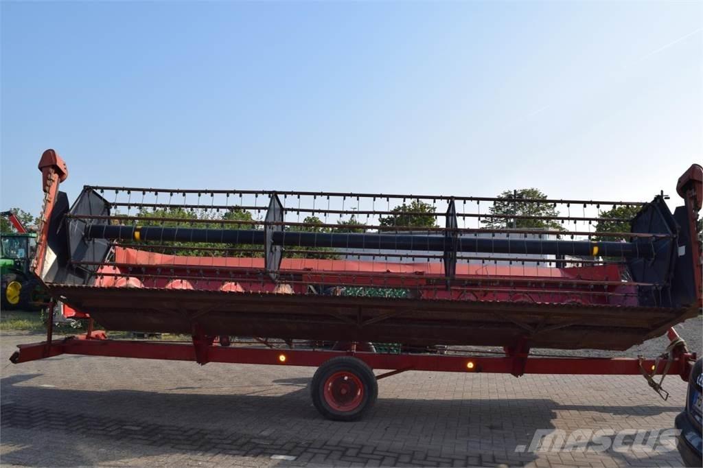 Case IH 1680 Axial Комбайни